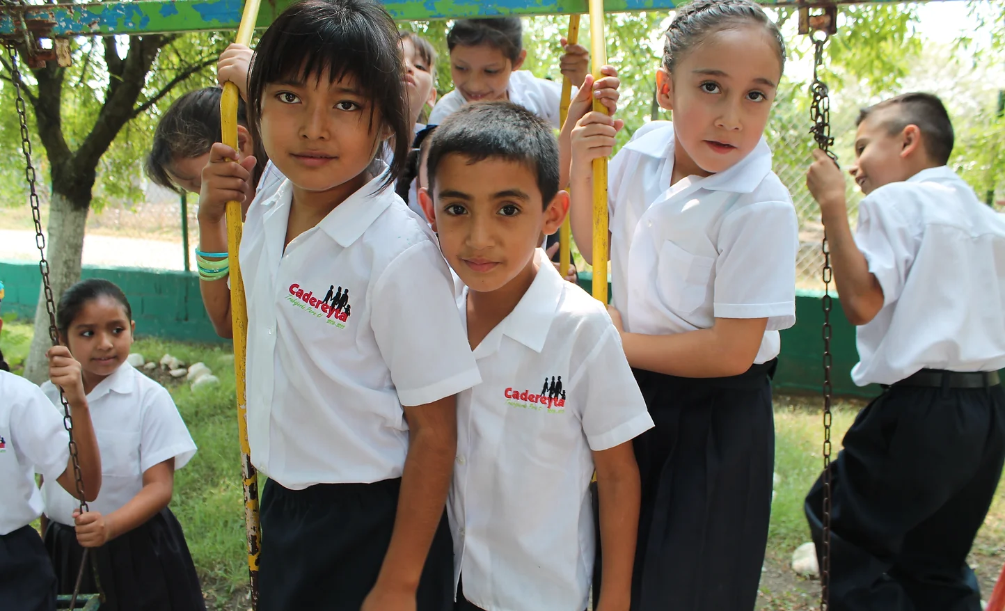 Alumnos becados de primaria