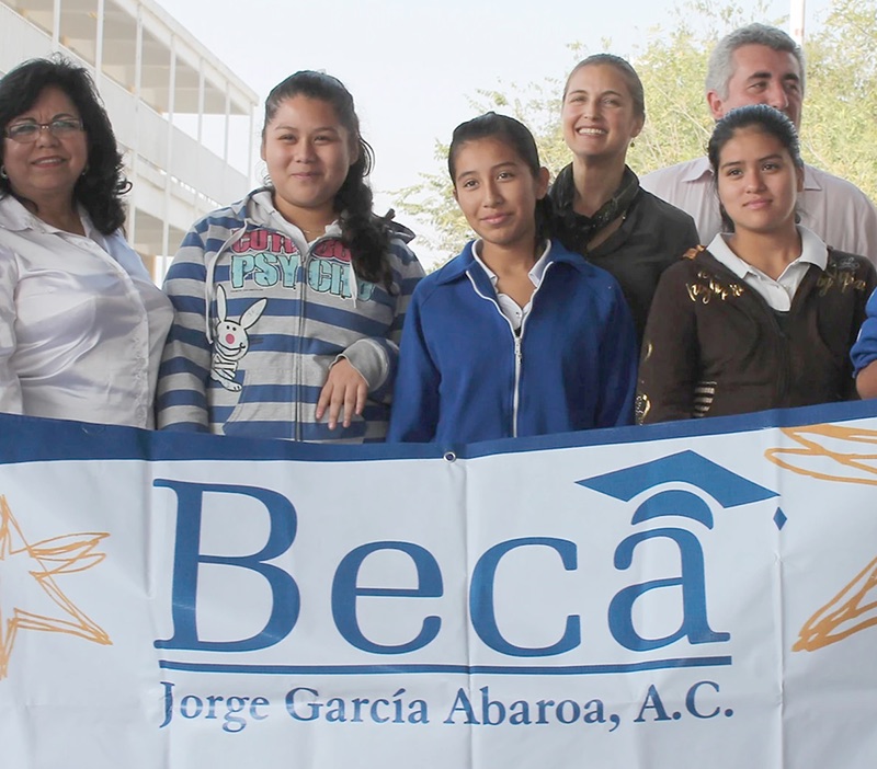 Firma del convenio con Alianza Educativa por Nuevo León