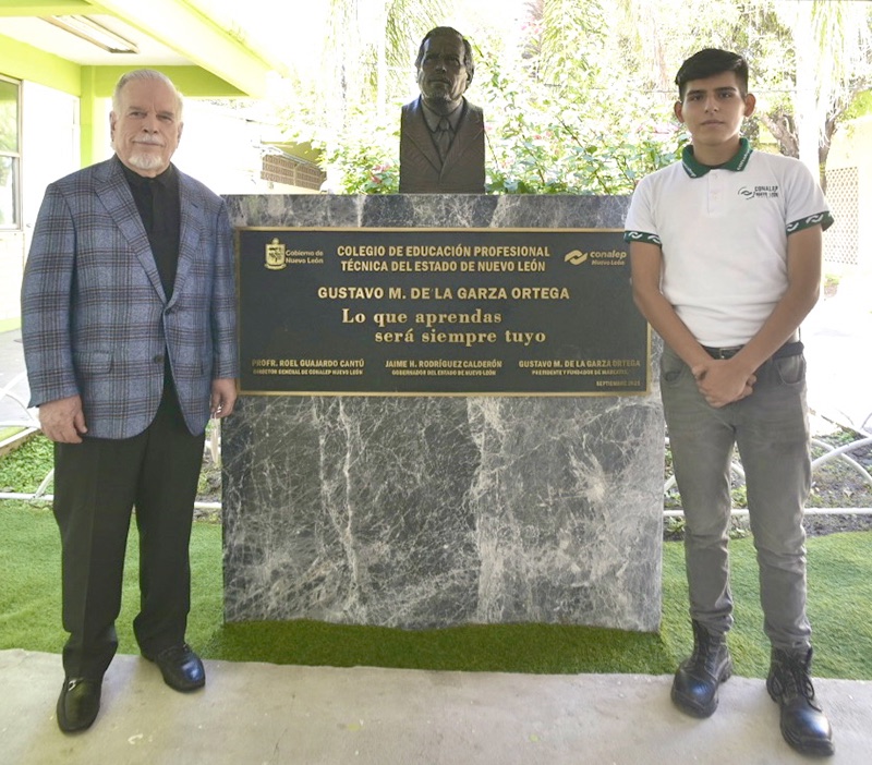 Busto del Ing. Gustavo M. de la Garza Ortega en el plantel CONALEP